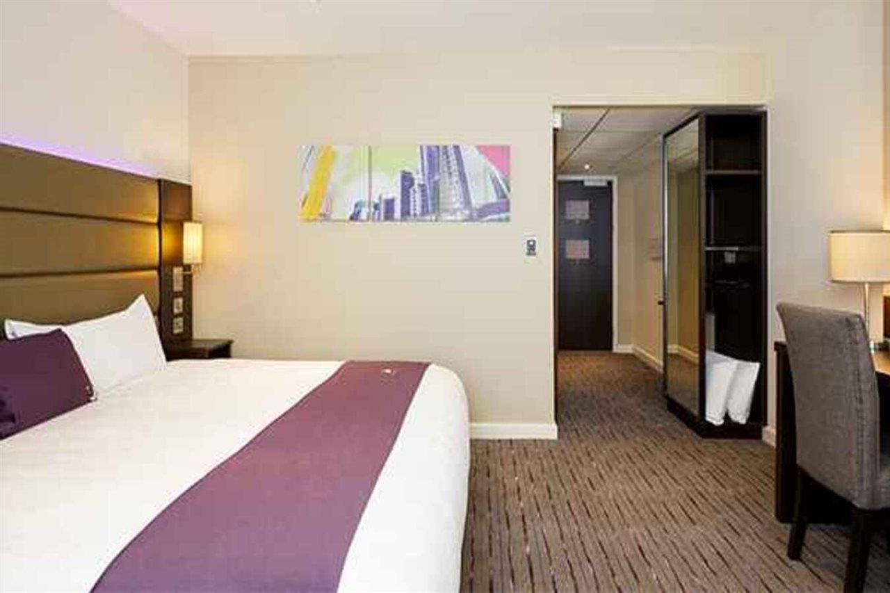 Premier Inn Milton Keynes Central Bagian luar foto
